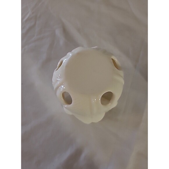 Partylite Ivory Lotus Ceramic Candleholder With Candle - Picture 8 of 9